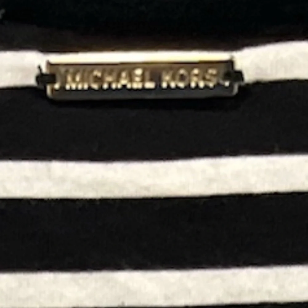 Michael Kors vintage Black and White Striped 3/4 sleeve blouse Medium
